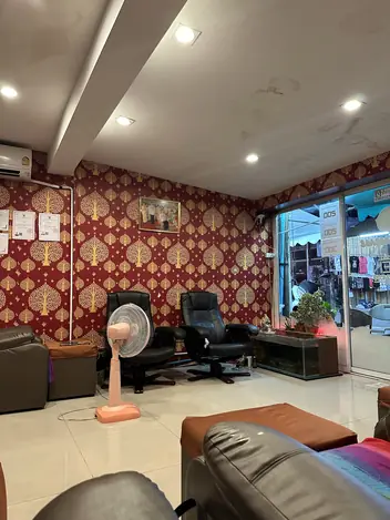 Nana Massage: lobby
